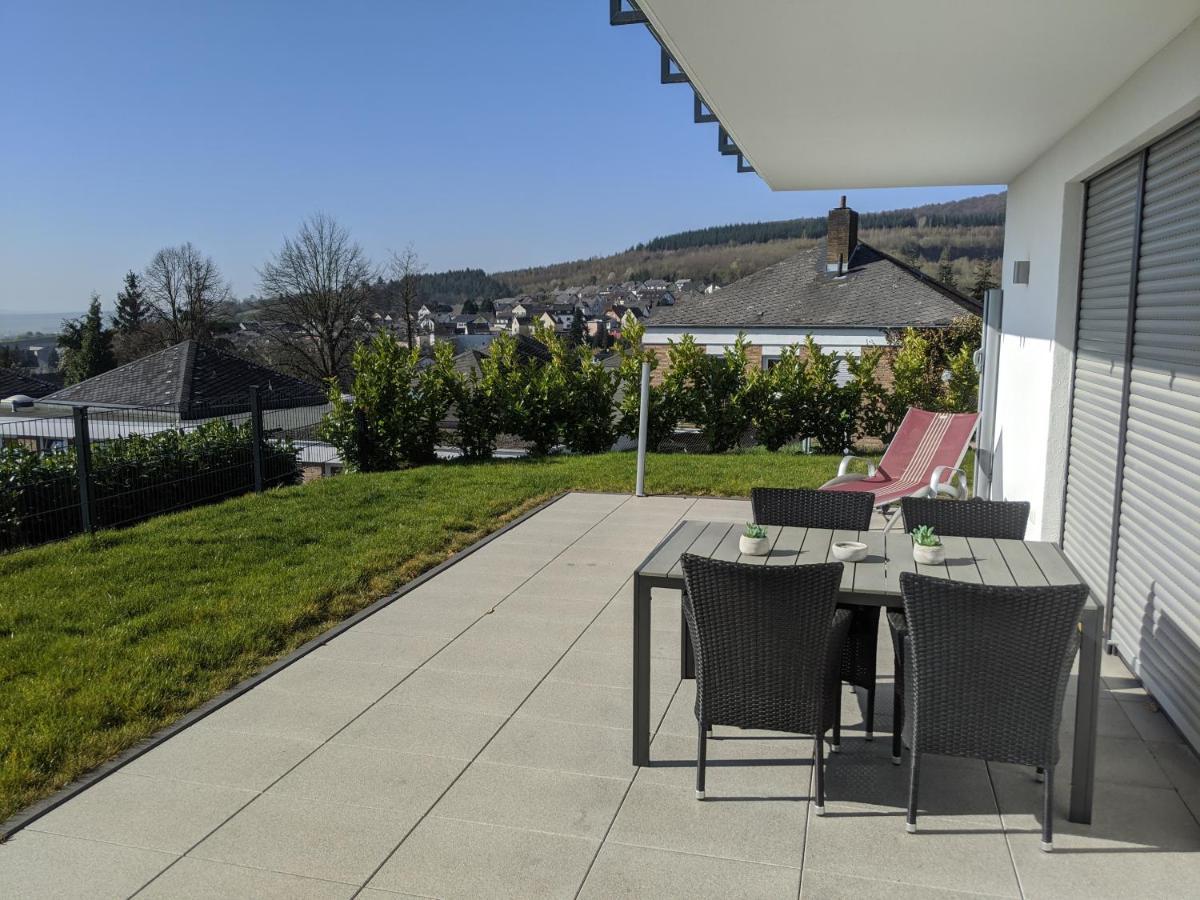 Ferienwohnungen Pellenzblick - Wohnen Auf Zeit - Nickenich Esterno foto