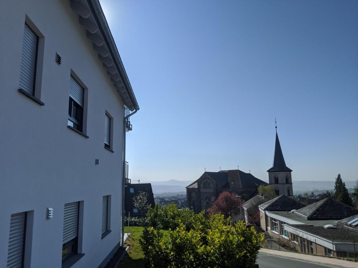 Ferienwohnungen Pellenzblick - Wohnen Auf Zeit - Nickenich Esterno foto