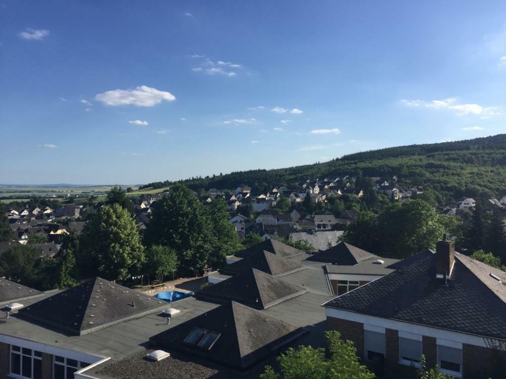Ferienwohnungen Pellenzblick - Wohnen Auf Zeit - Nickenich Esterno foto